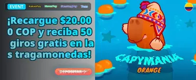 Mesa de poker profesional con cartas y fichas en ambiente de casino de lujo